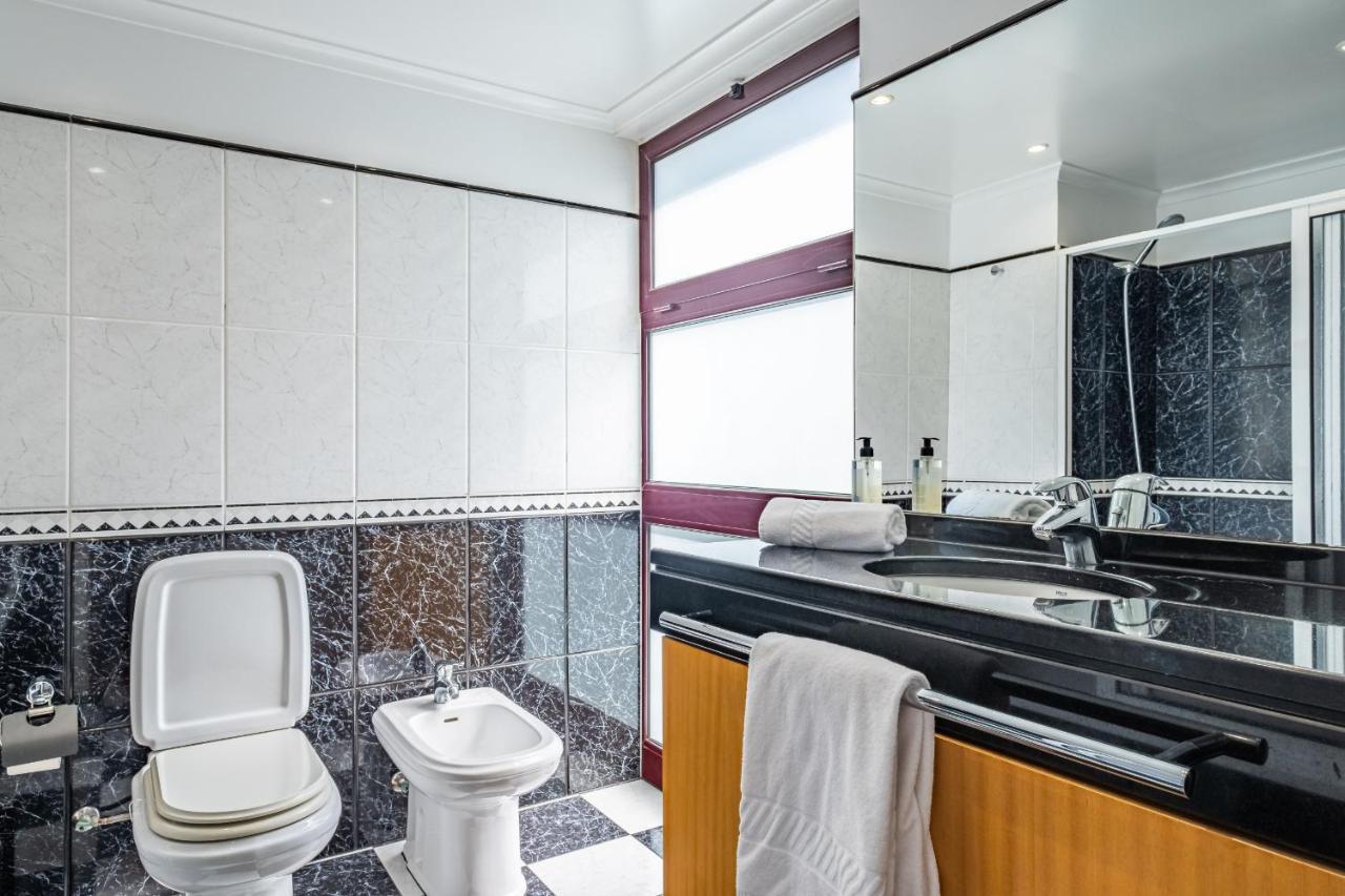 Ample Villa With Pool And Gorgeous Ocean View 丰沙尔 外观 照片